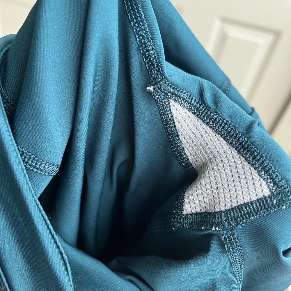 Athleta Accelerate Crop Leggings Size S Oceanic Teal Blue Workout/Yoga Pants - Picture 8 of 8